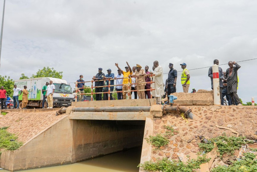 Visite du Ministre de l’Hydraulique et de l’Assainissement plusieurs quartiers suite aux fortes pluies du 16 juillet de Tambacounda