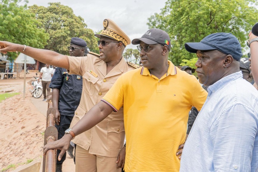 Visite du Ministre de l’Hydraulique et de l’Assainissement plusieurs quartiers suite aux fortes pluies du 16 juillet de Tambacounda
