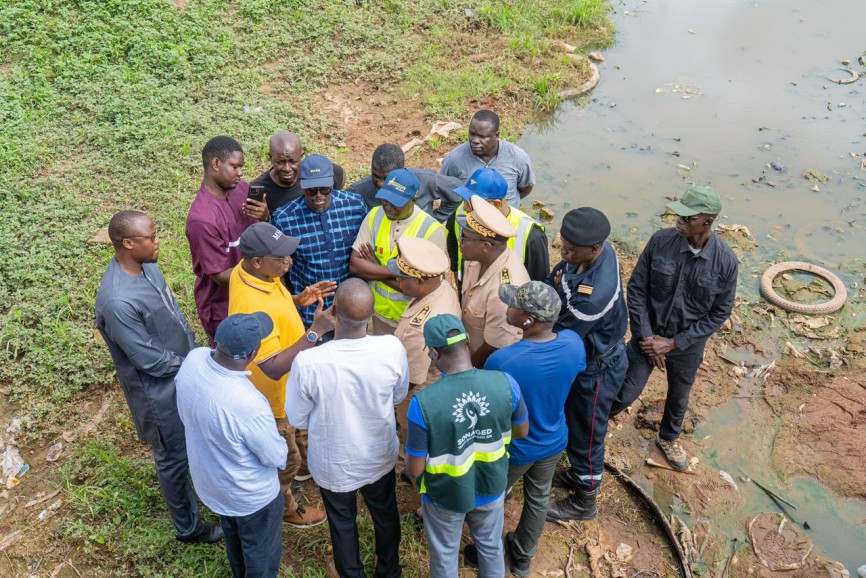 Visite du Ministre de l’Hydraulique et de l’Assainissement plusieurs quartiers suite aux fortes pluies du 16 juillet de Tambacounda