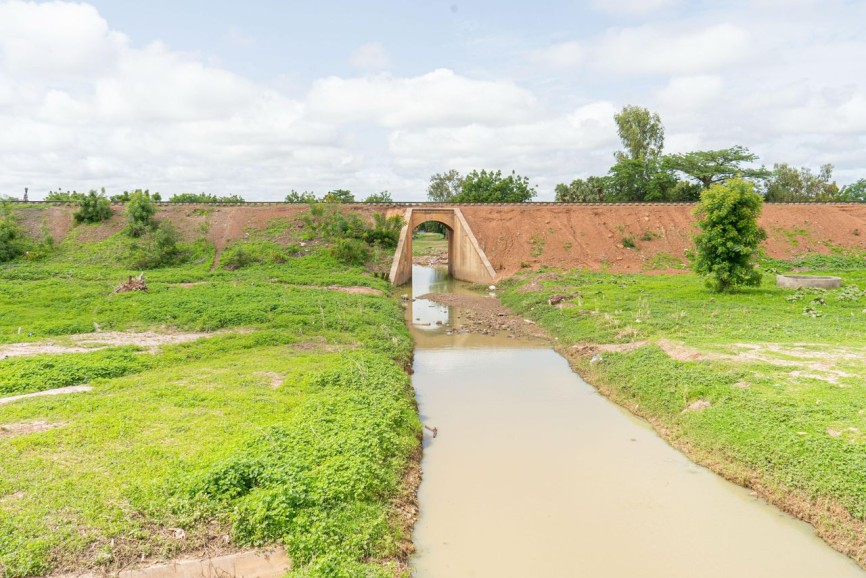 Visite du Ministre de l’Hydraulique et de l’Assainissement plusieurs quartiers suite aux fortes pluies du 16 juillet de Tambacounda