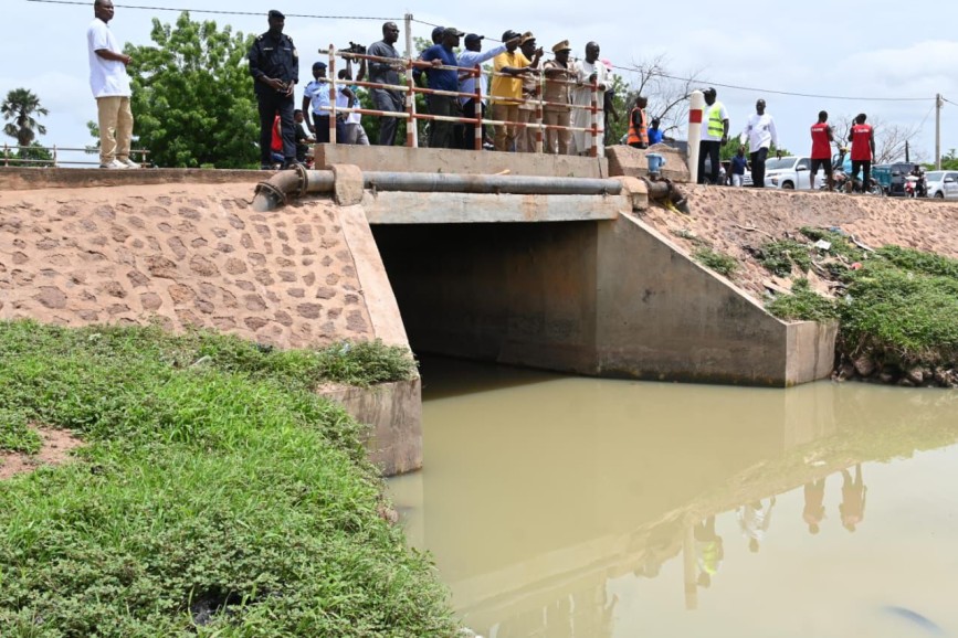 Visite du Ministre de l’Hydraulique et de l’Assainissement plusieurs quartiers suite aux fortes pluies du 16 juillet de Tambacounda