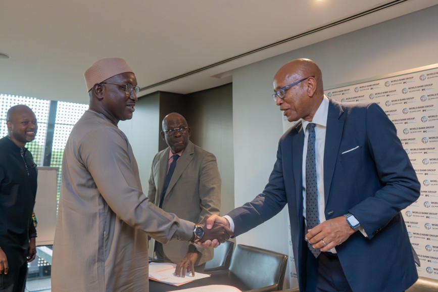 Cérémonie de signature du mandat conseil avec l’IFC pour la réalisation de la future station d’épuration de Tivaouane Peulh