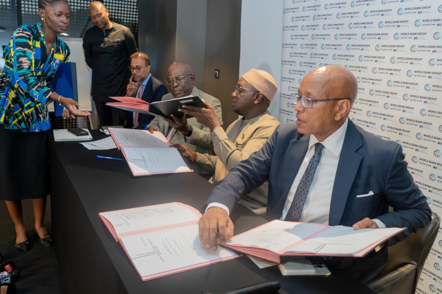 Cérémonie de signature du mandat conseil avec l’IFC pour la réalisation de la future station d’épuration de Tivaouane Peulh
