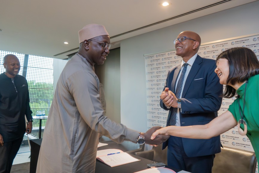 Cérémonie de signature du mandat conseil avec l’IFC pour la réalisation de la future station d’épuration de Tivaouane Peulh