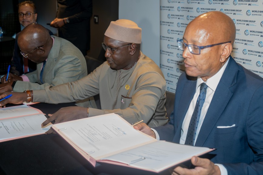 Cérémonie de signature du mandat conseil avec l’IFC pour la réalisation de la future station d’épuration de Tivaouane Peulh