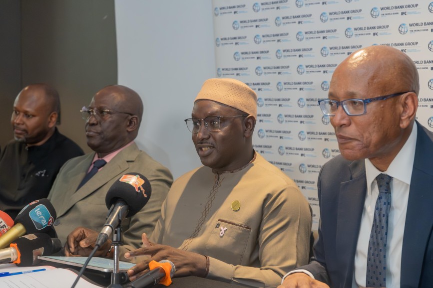 Cérémonie de signature du mandat conseil avec l’IFC pour la réalisation de la future station d’épuration de Tivaouane Peulh